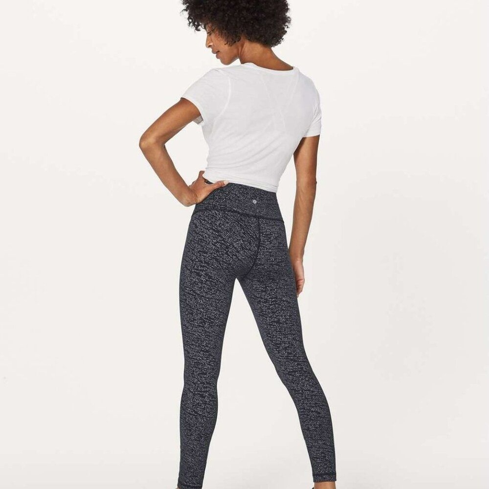 Lululemon Wunder Under Hi-Rise 7/8 Tight Luon, Frayed Camo Black White, Size 2